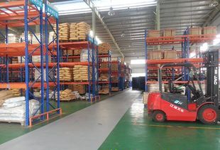 易达深圳仓储货架公司专业生产订做重型货架 托盘式货架产品